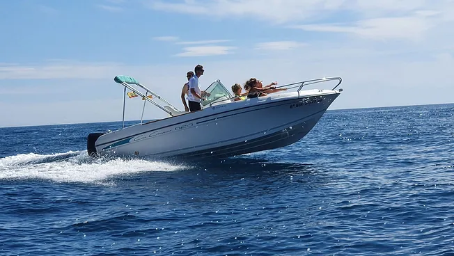 Rent Boats CBE cap camarat 625