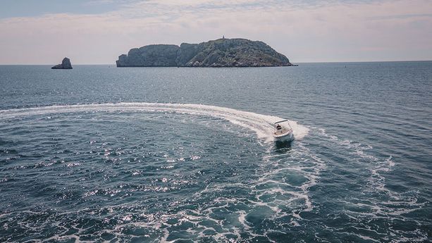 Rent Boats CBE cap camarat 625