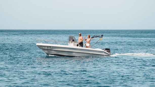 Rent Boats CBE cap camarat 625