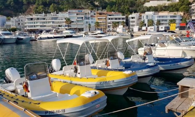 Rent Boats CBE barco de alquiler gommonautica 500