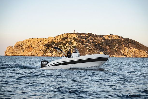 barco disponible para alquilar