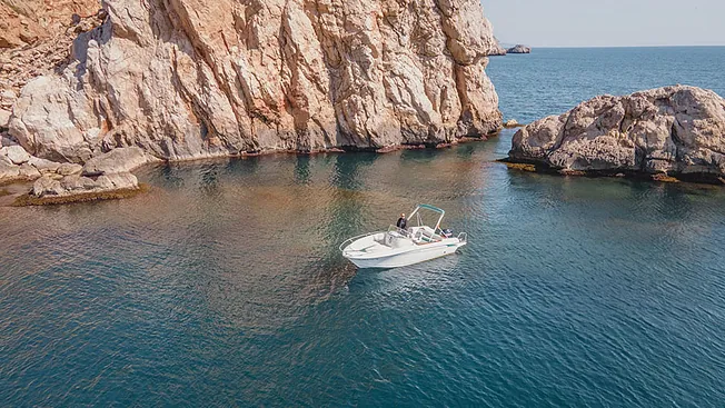 Rent Boats CBE cap camarat 625