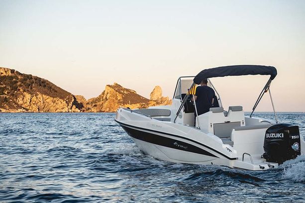 barco disponible para alquilar
